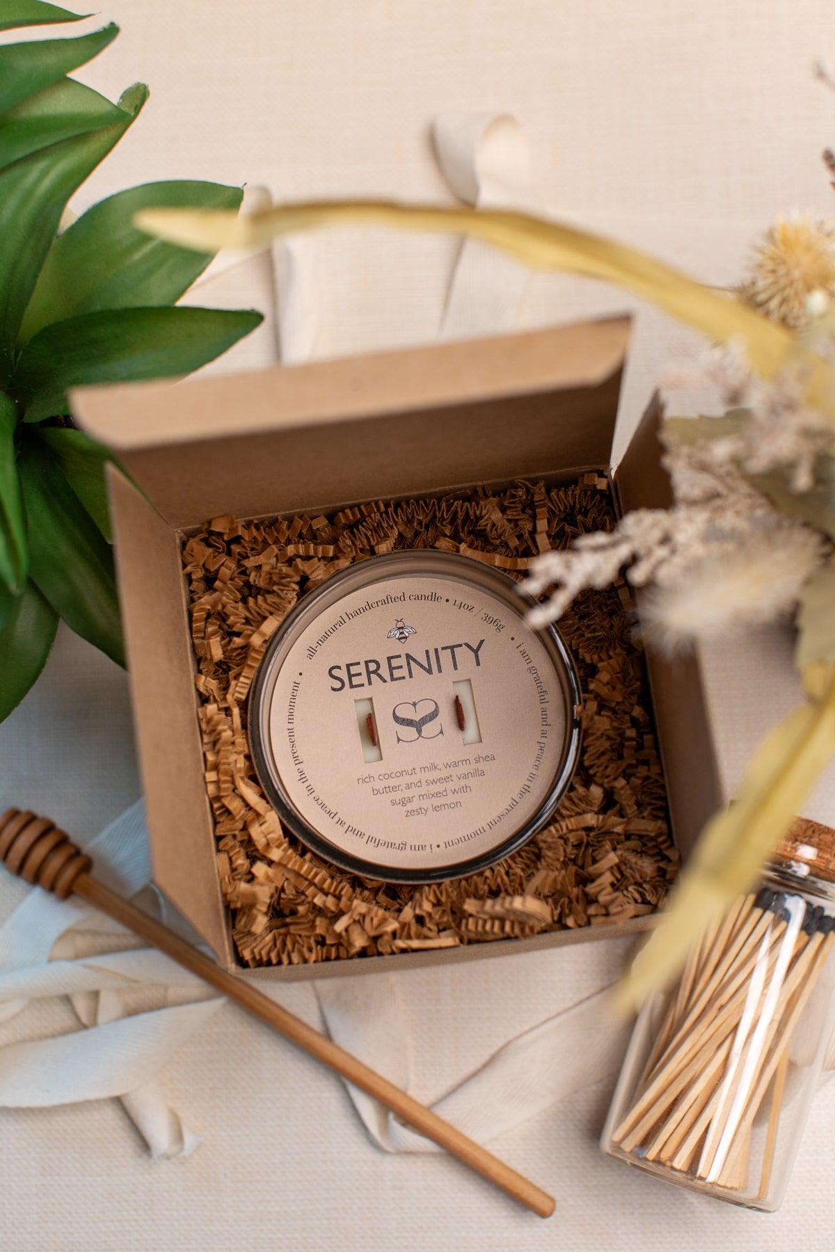 Fresh Linen Home Candle, 230g — Serenity by Flora